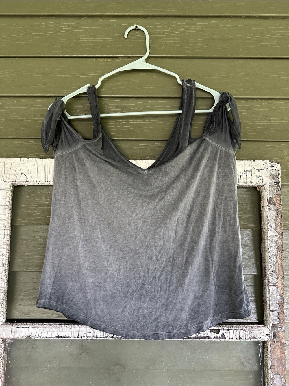 American Eagle Outfitters Gray Tie-Shoulder V-Neck‎ Tank
